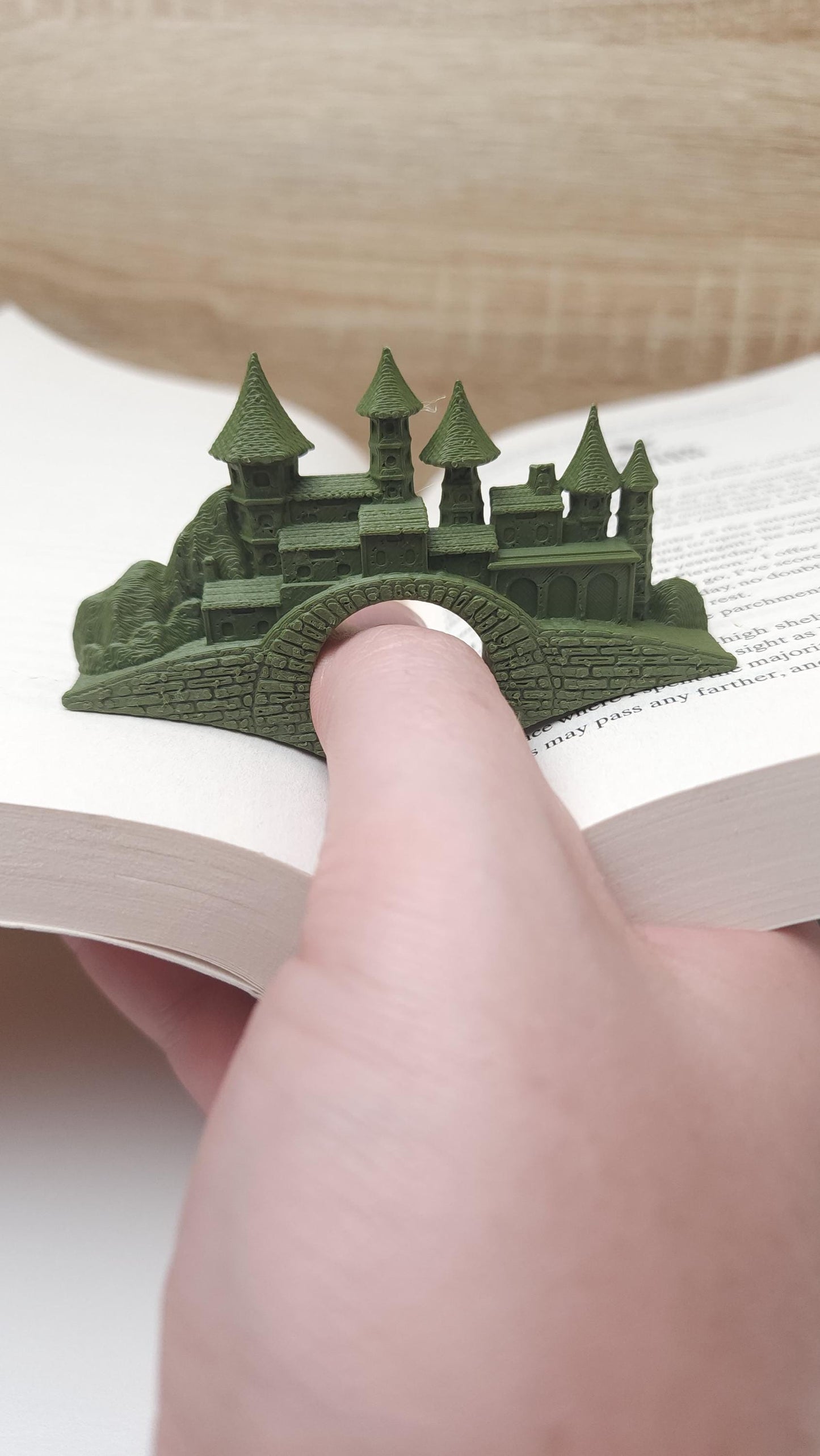 Castle Thumb Page Holder – Fantasy-Inspired Book Accessory