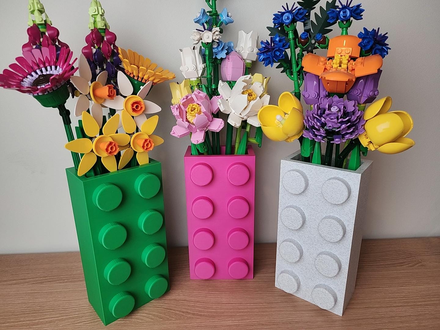Brick-Inspired Vase for LEGO® Flower Sets – Multiple Colours