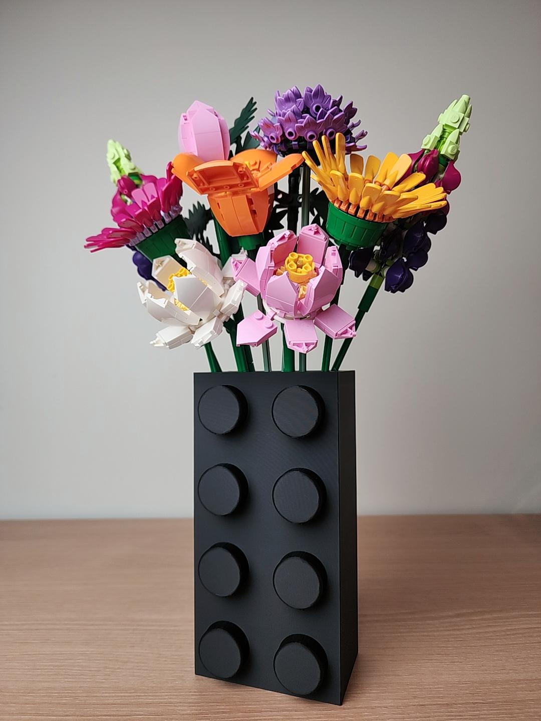 Brick-Inspired Vase for LEGO® Flower Sets – Multiple Colours